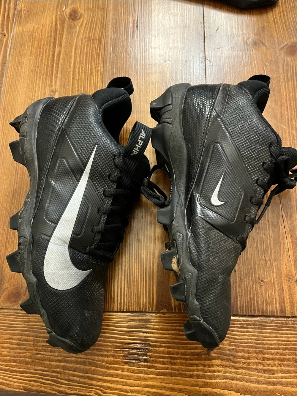 Nike Men's Alpha Menace 4 Shark Football Cleats